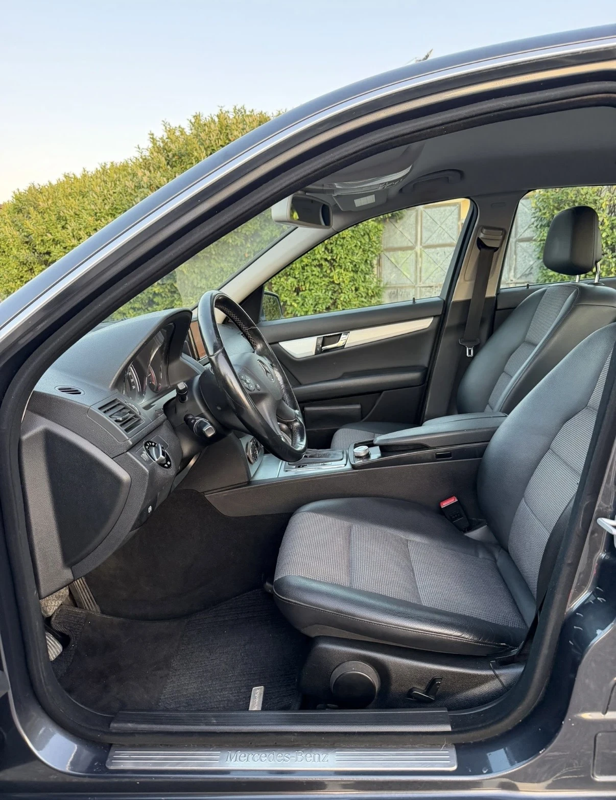Mercedes-Benz C 220, снимка 4 - Автомобили и джипове - 54884872