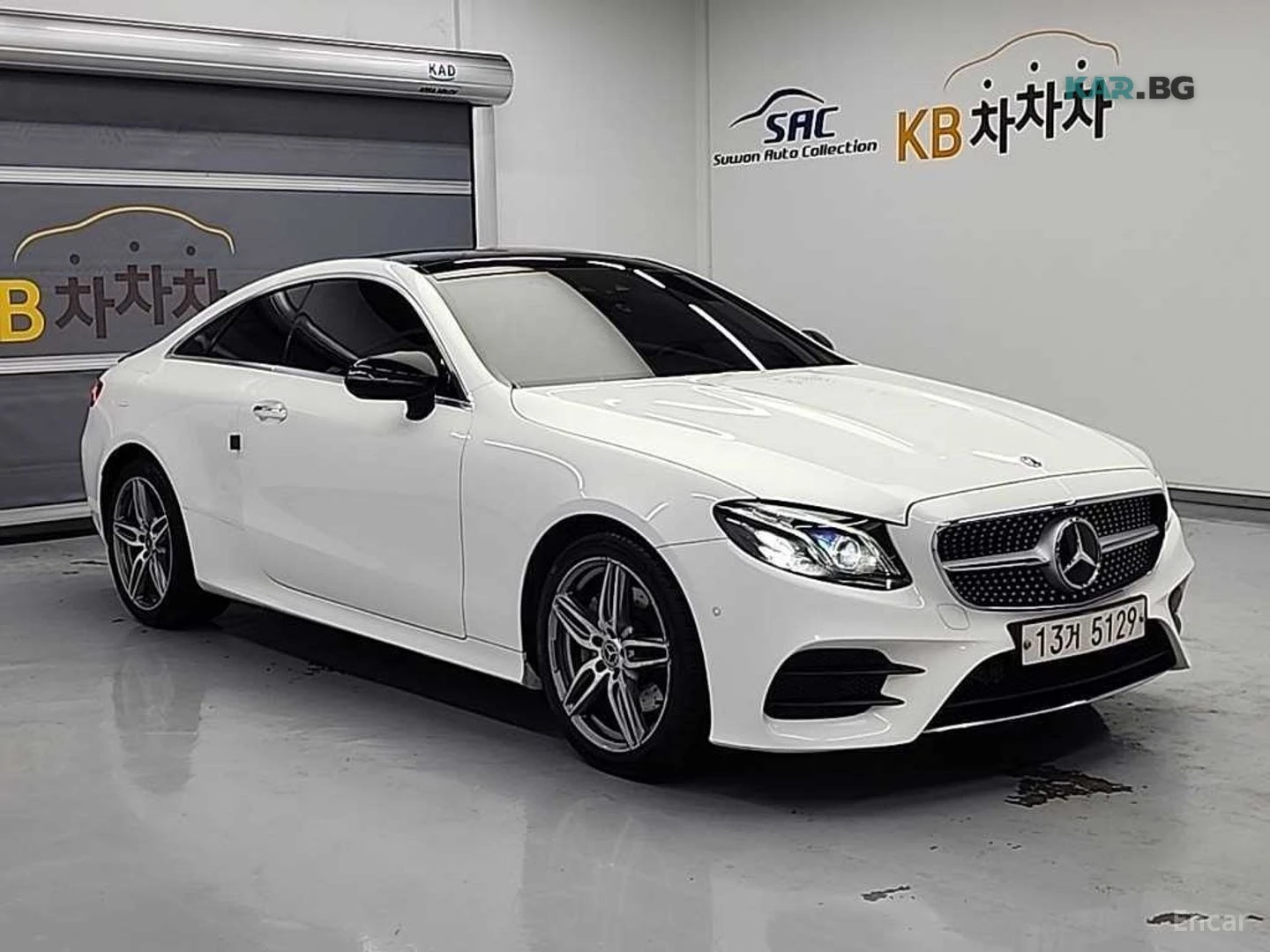 Mercedes-Benz E 220 КОЖА* ПОДГРЕВ* ОБДУХВ* BURMASTER* PANO* 360, снимка 6 - Автомобили и джипове - 55036141