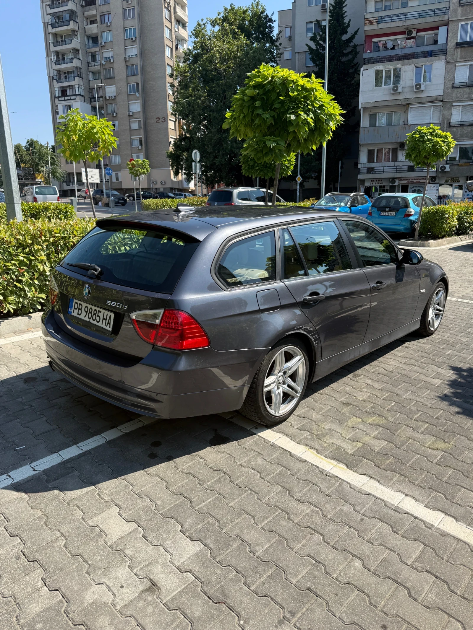 BMW 320, снимка 6 - Автомобили и джипове - 55574672