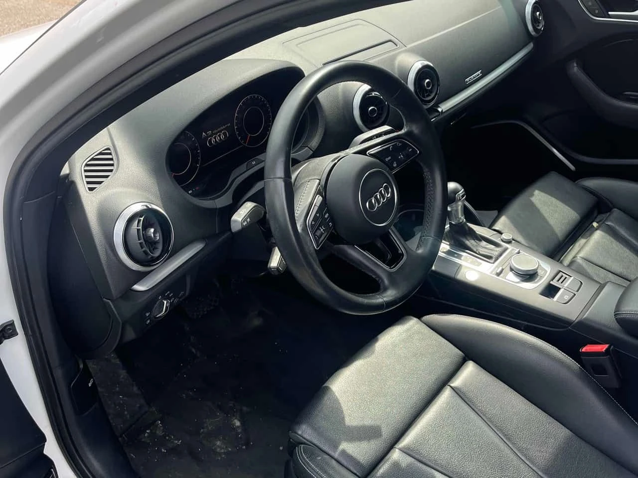 Audi A3 Technik / B&O / DIS / CAMERA / CARFAX / АВТОКРЕДИТ, снимка 5 - Автомобили и джипове - 55670558