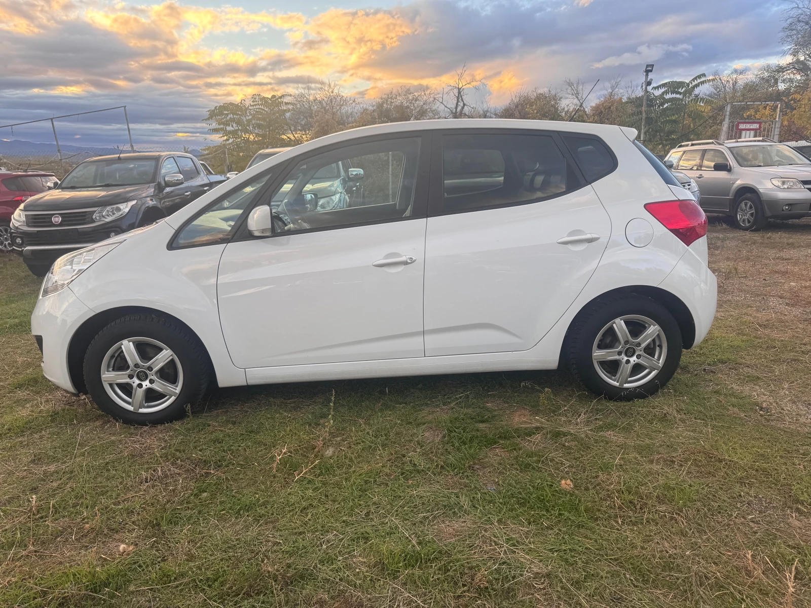 Kia Venga 1.6 119200km.100%, снимка 12 - Автомобили и джипове - 56732108