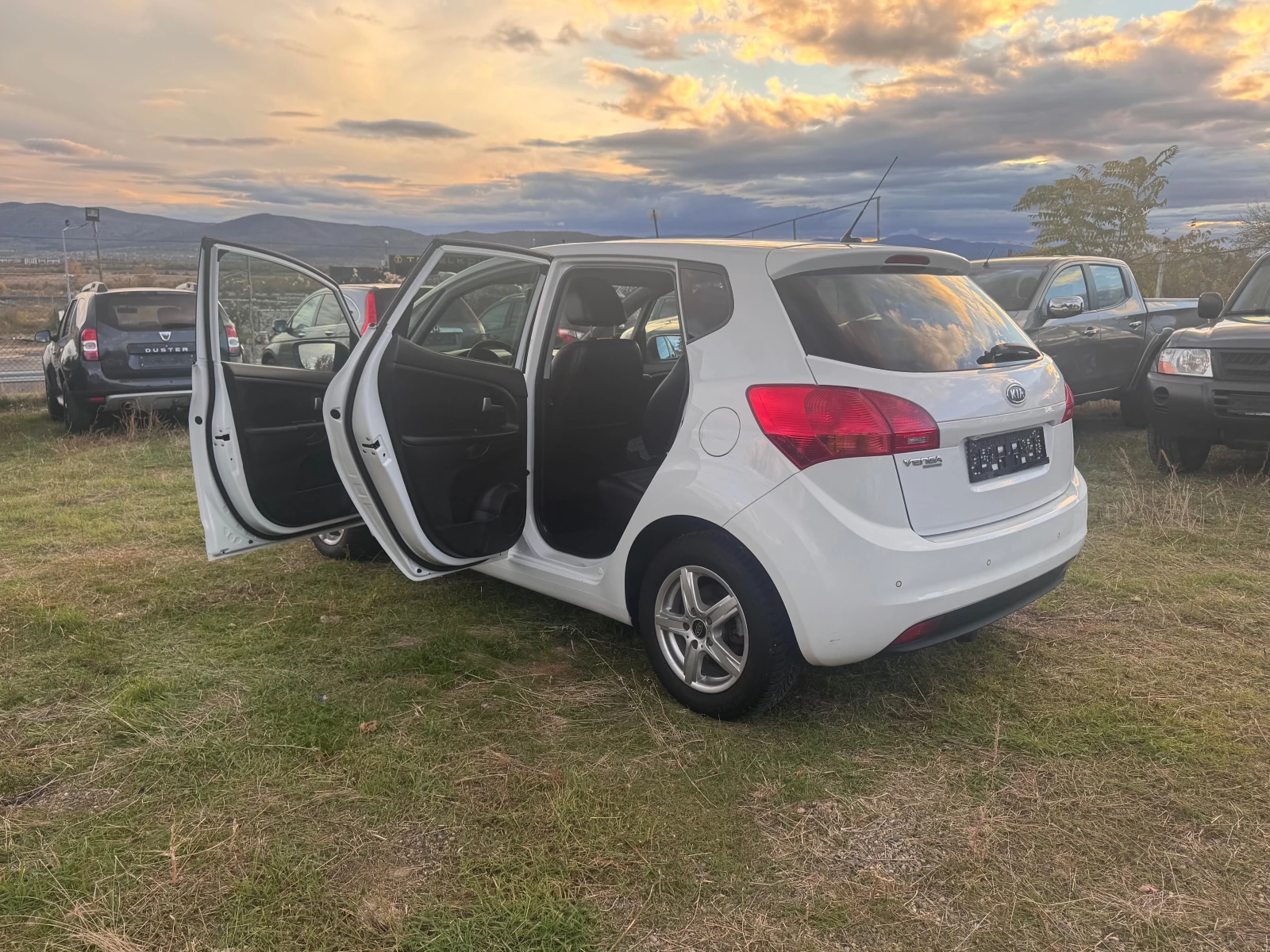 Kia Venga 1.6 119200km.100%, снимка 10 - Автомобили и джипове - 56732108