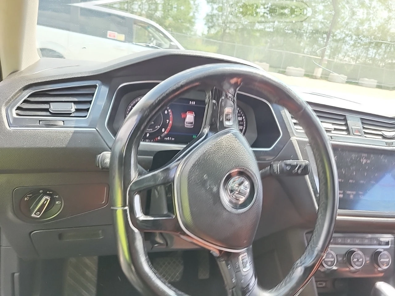 VW Tiguan * CARFAX * АВТО КРЕДИТ * ЦЕНА ДО БГ! - изображение 9