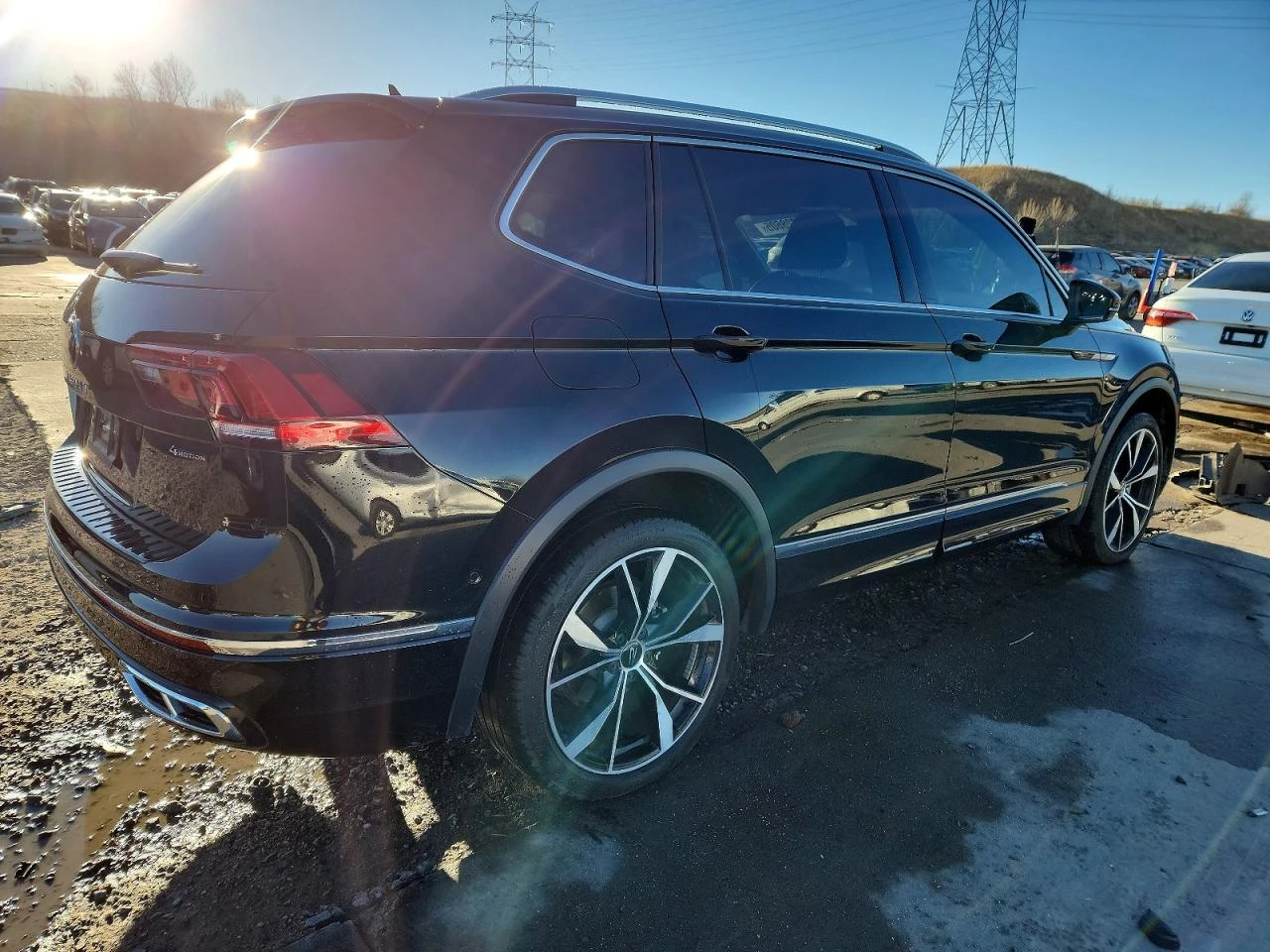 VW Tiguan SEL* R-LINE* 360 CAM* ПАНОРАМА* ПОДГРЕВ* КЕЙЛЕС - изображение 6