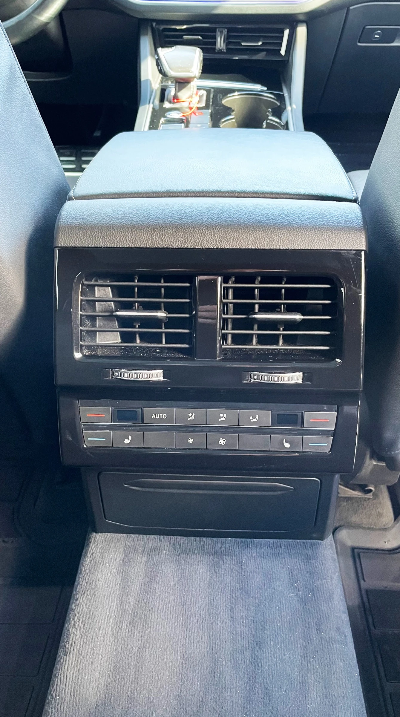 VW Touareg V6 TDI 4MOTION R-line-всички екстри за модела, снимка 9 - Автомобили и джипове - 53998125