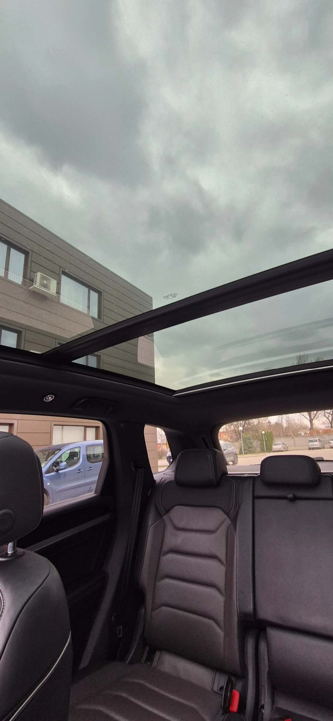 VW Touareg V6 TDI 4MOTION R-line-всички екстри за модела, снимка 8 - Автомобили и джипове - 53998125