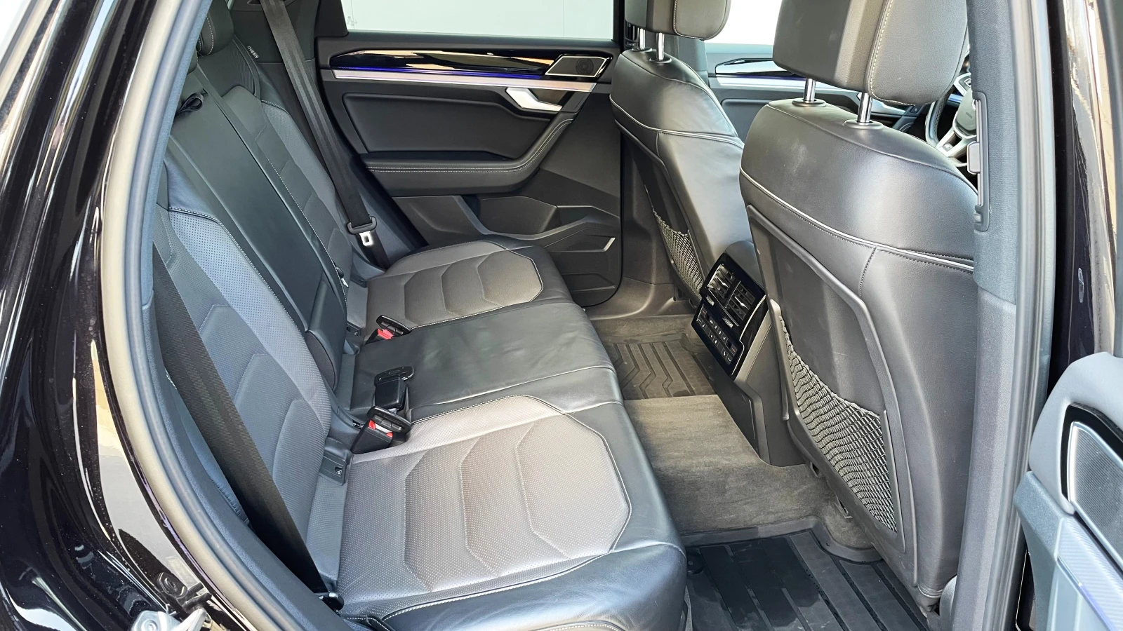 VW Touareg V6 TDI 4MOTION R-line-всички екстри за модела, снимка 11 - Автомобили и джипове - 53998125