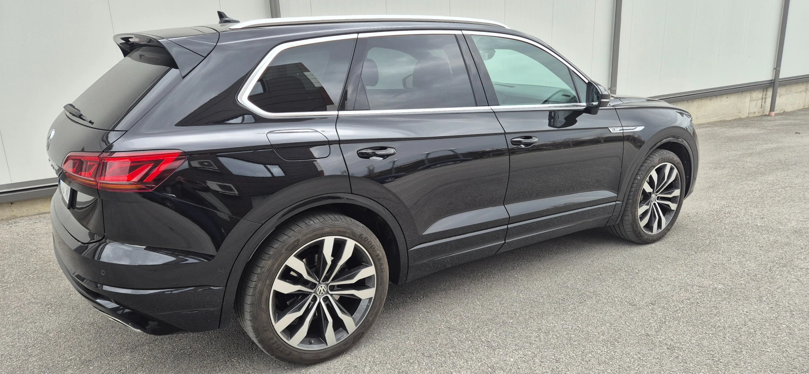 VW Touareg V6 TDI 4MOTION R-line-всички екстри за модела, снимка 6 - Автомобили и джипове - 53998125