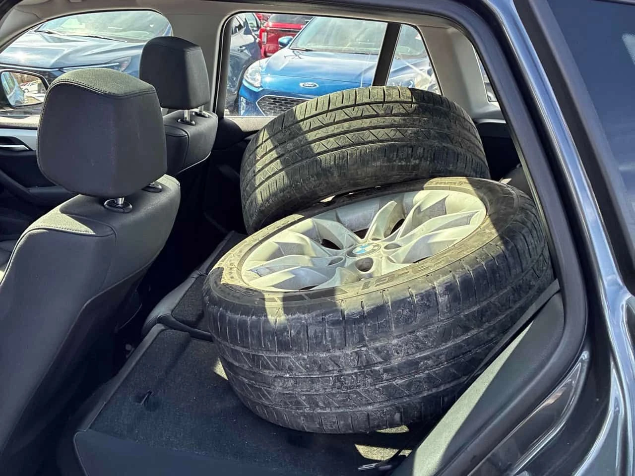 BMW X1 * xDrive28i * CARFAX * ПАНОРАМА * ПОДГРЕВ * ГУМИ, снимка 15 - Автомобили и джипове - 54070345