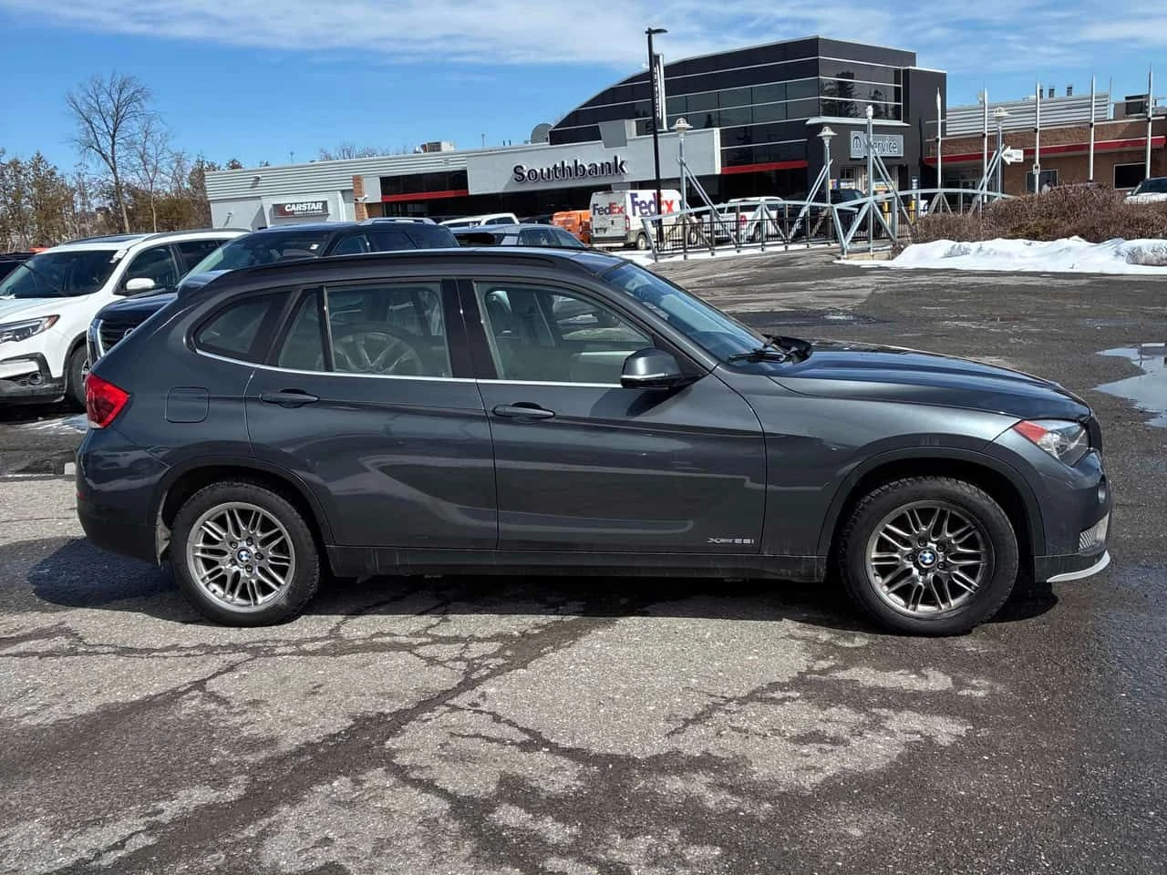 BMW X1 * xDrive28i * CARFAX * ПАНОРАМА * ПОДГРЕВ * ГУМИ, снимка 3 - Автомобили и джипове - 54070345