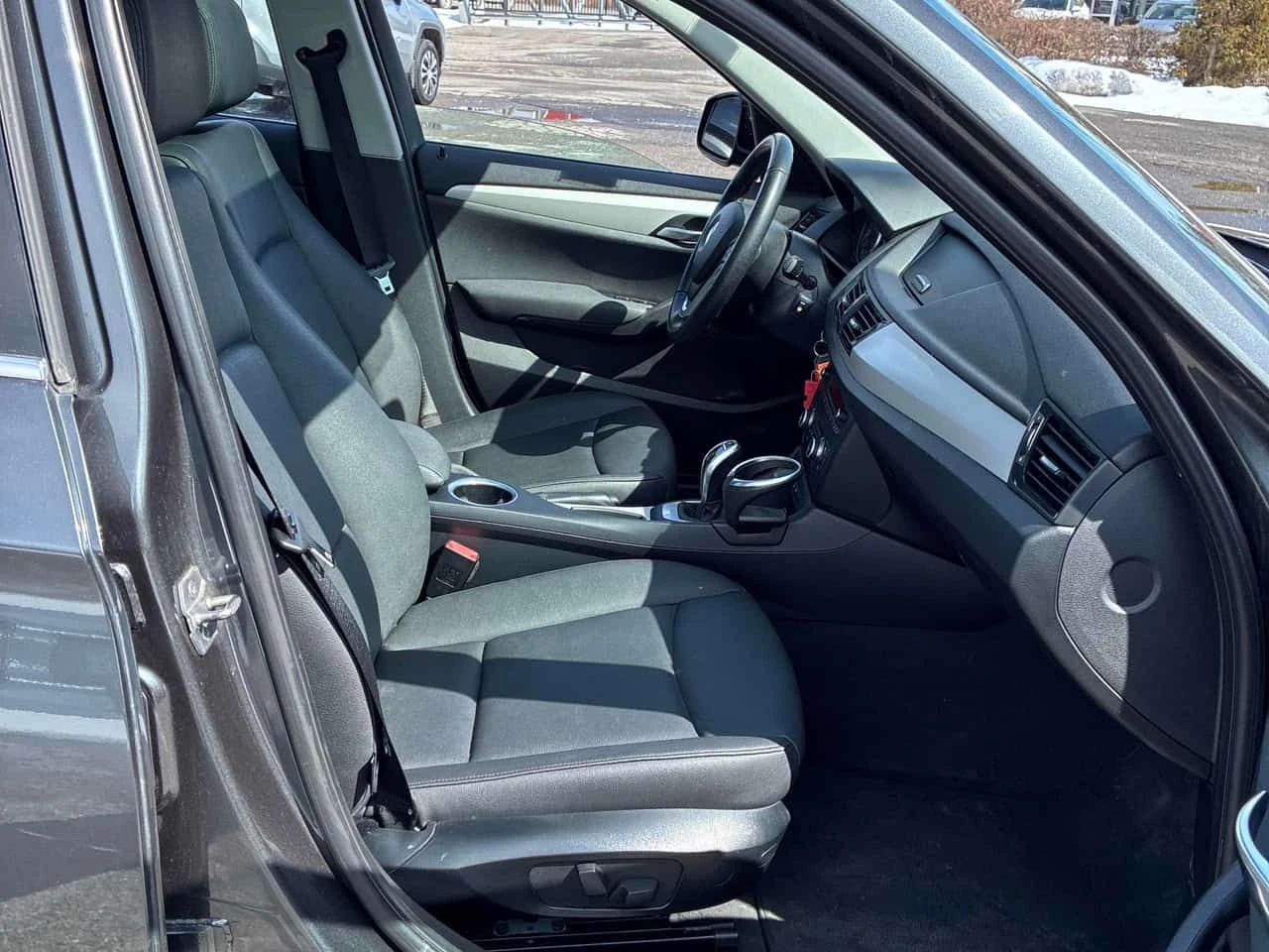 BMW X1 * xDrive28i * CARFAX * ПАНОРАМА * ПОДГРЕВ * ГУМИ, снимка 17 - Автомобили и джипове - 54070345