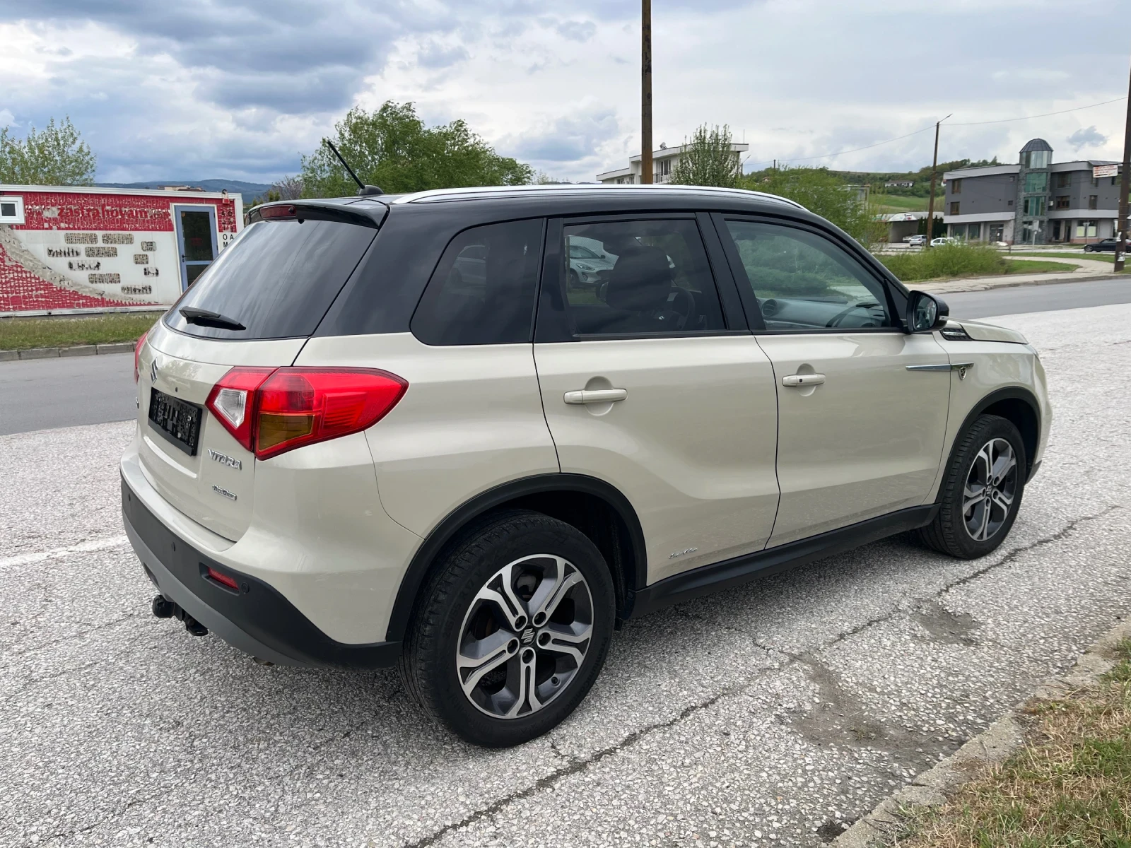 Suzuki Vitara 1.6 Sergio Cellano 4x4, снимка 5 - Автомобили и джипове - 54285728