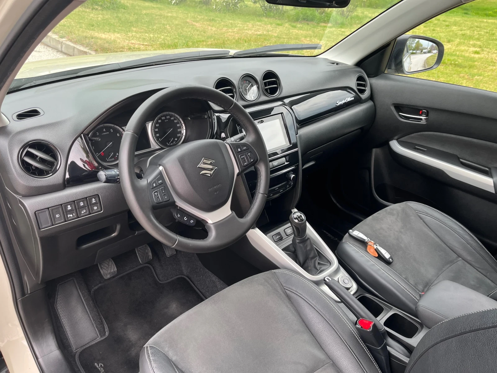 Suzuki Vitara 1.6 Sergio Cellano 4x4, снимка 15 - Автомобили и джипове - 54285728