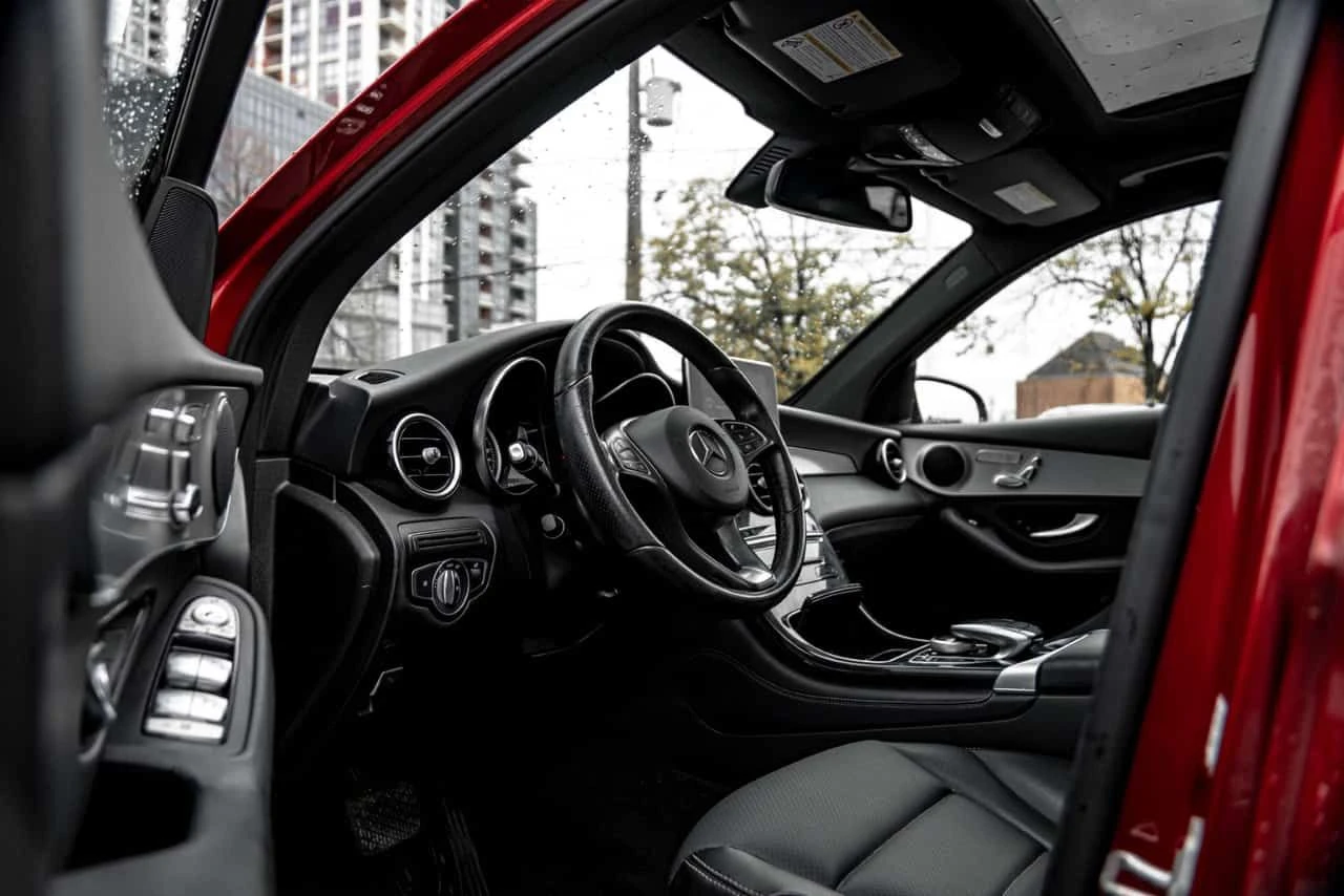 Mercedes-Benz GLC 300 ПОДГРЕВИ * ПАНО * KEYLESS, снимка 4 - Автомобили и джипове - 54430751