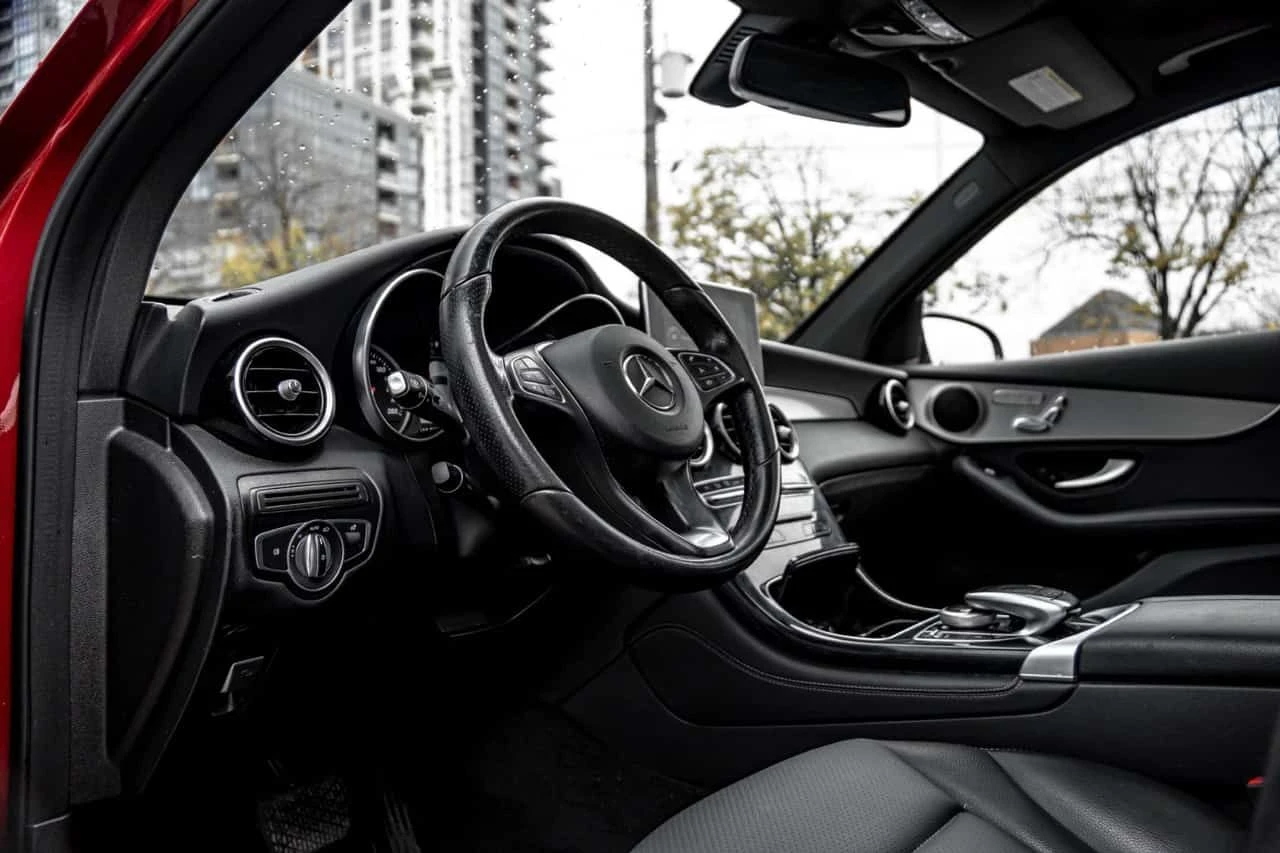 Mercedes-Benz GLC 300 ПОДГРЕВИ * ПАНО * KEYLESS, снимка 7 - Автомобили и джипове - 54430751