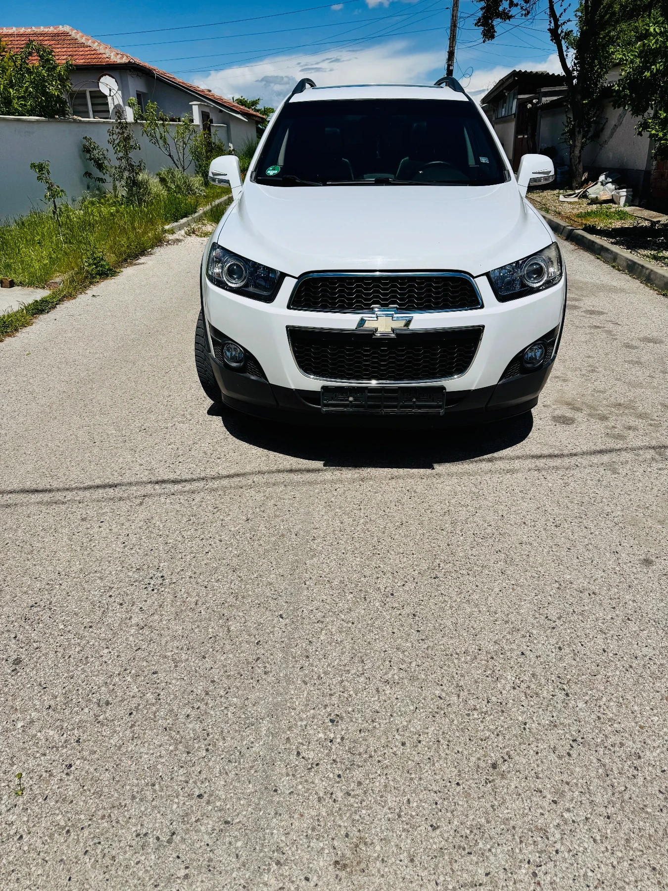 Chevrolet Captiva 2.4 167 Обслужен Бяла перла Газ Бензин, снимка 2 - Автомобили и джипове - 54580848