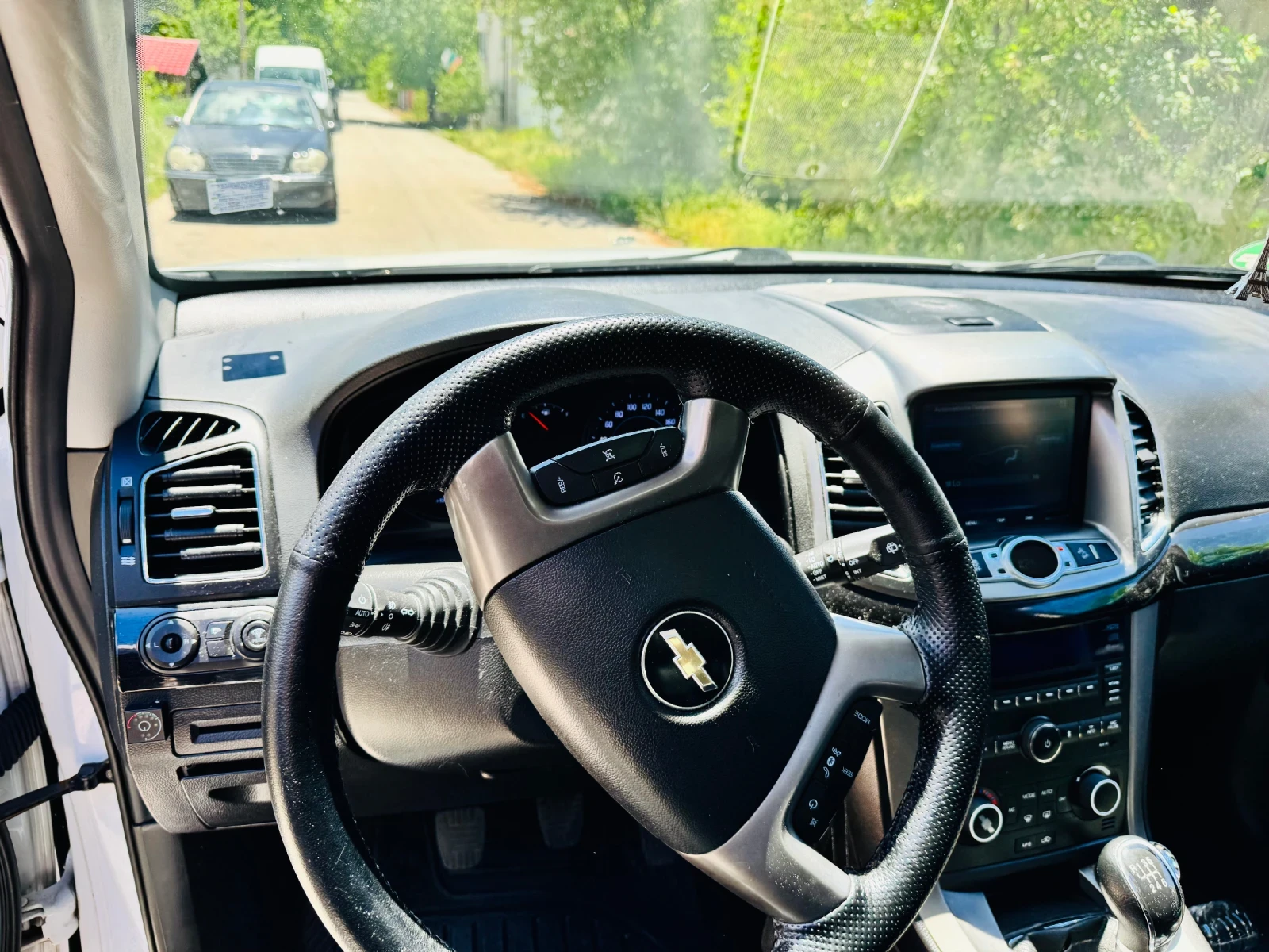 Chevrolet Captiva 2.4 167 Обслужен Бяла перла Газ Бензин, снимка 5 - Автомобили и джипове - 54580848