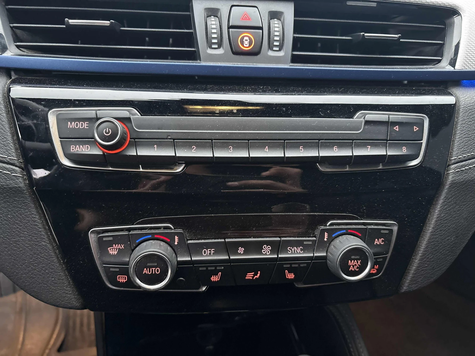 BMW X1 xDrive28i / M Пакет / Carfax / Автокредит, снимка 16 - Автомобили и джипове - 56151013