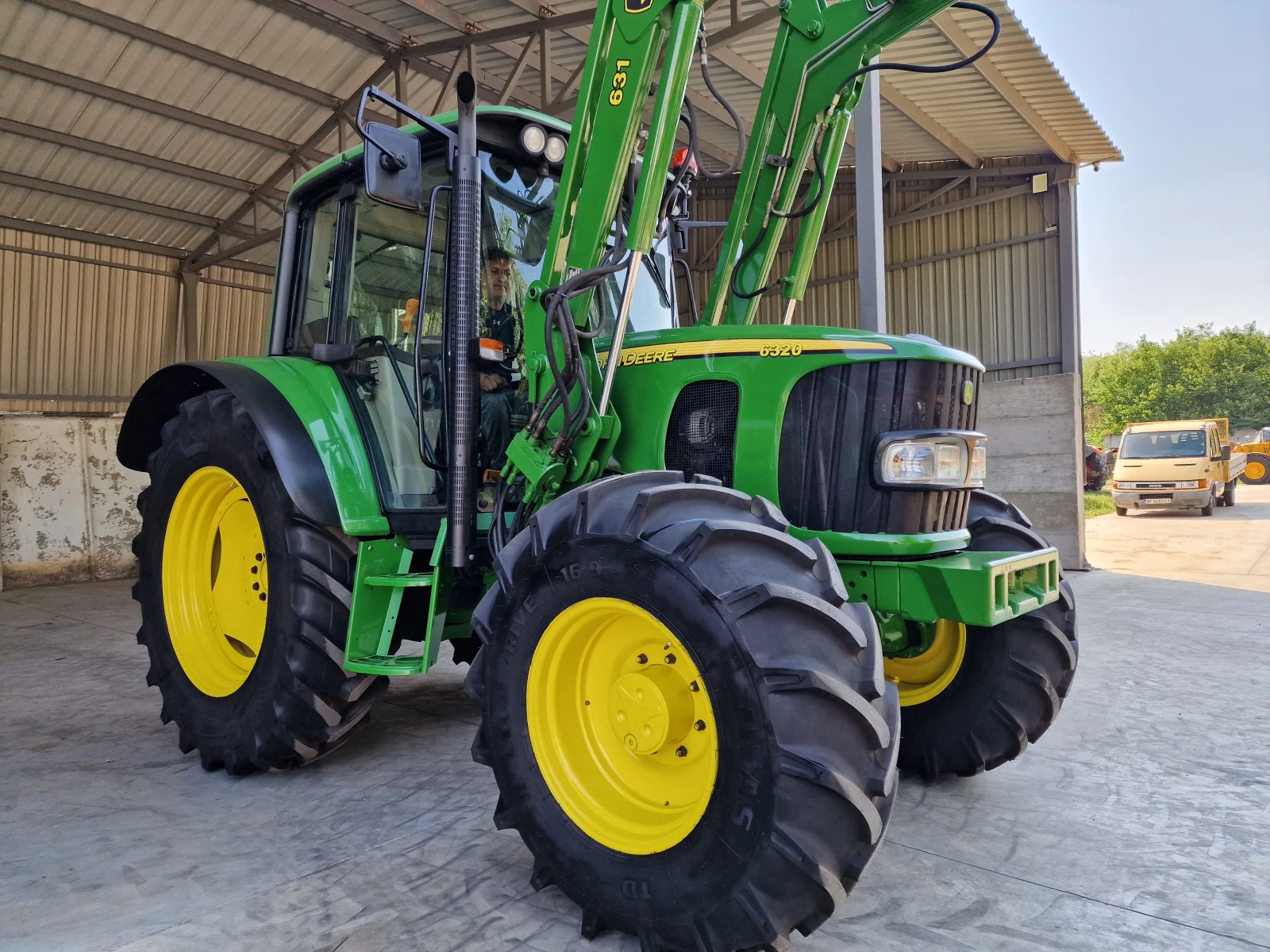 Трактор John Deere 6320 - изображение 5