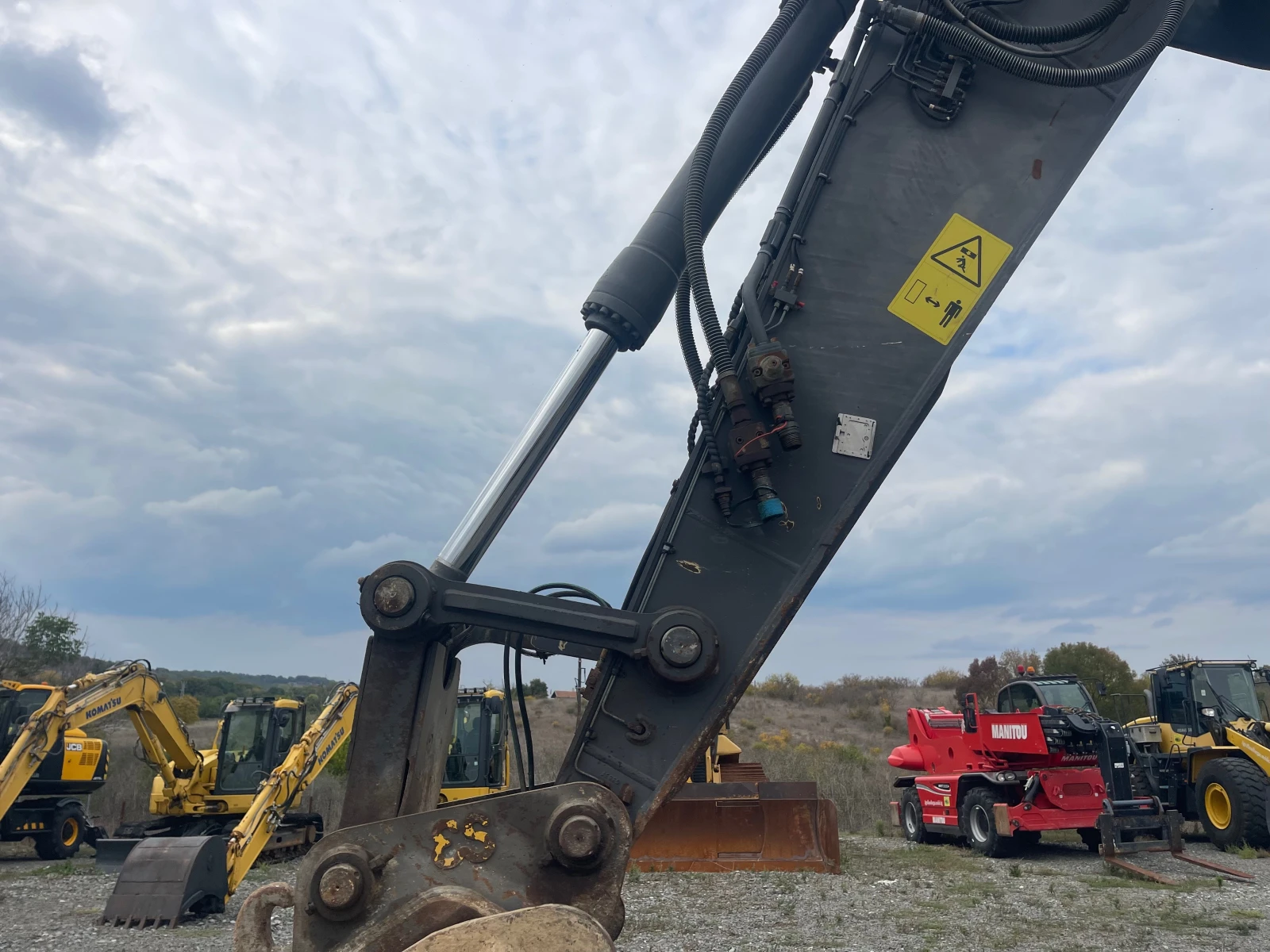  Volvo EC 300 E NL  | Mobile.bg   11