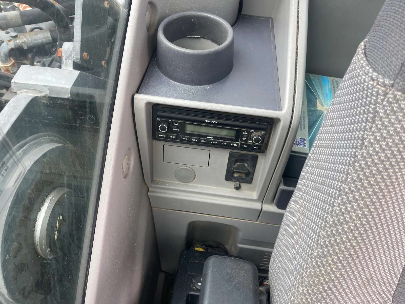  Volvo EC 300 E NL  | Mobile.bg   16