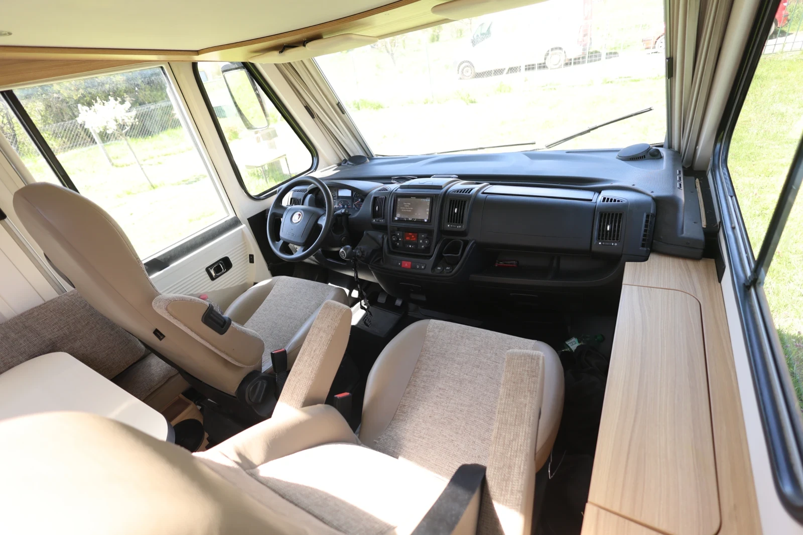 Кемпер Dethleffs Globebus i6, снимка 7 - Каравани и кемпери - 54341121