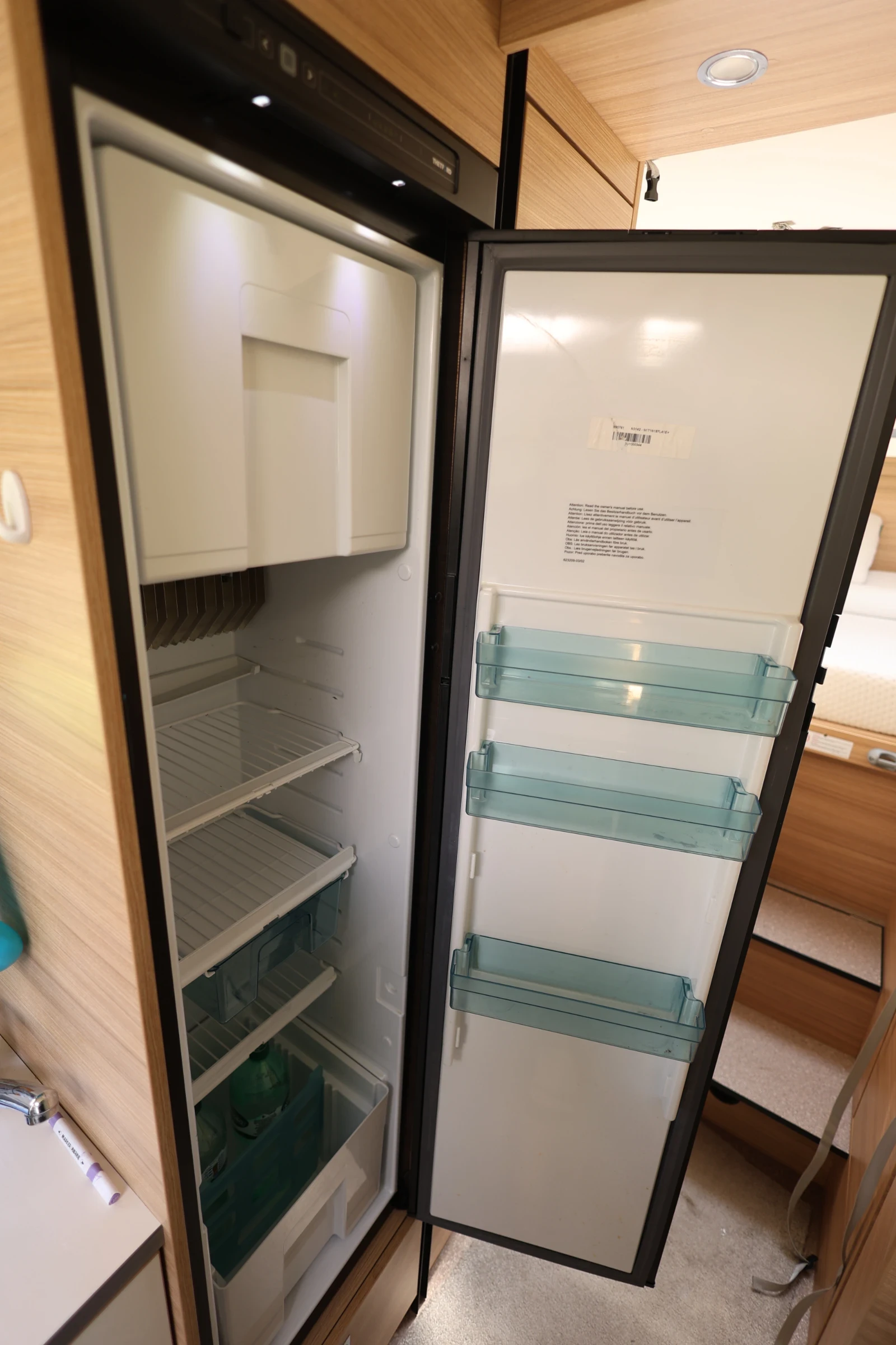 Кемпер Dethleffs Globebus i6, снимка 16 - Каравани и кемпери - 54341121