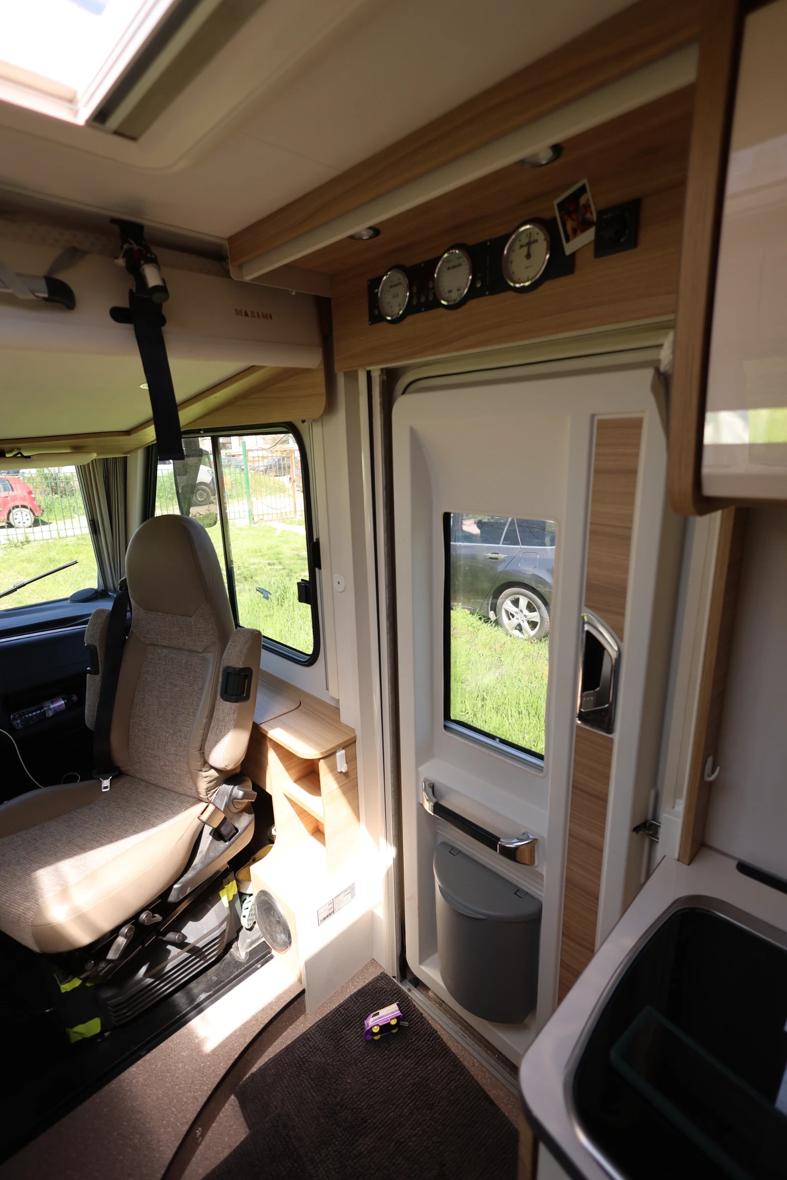 Кемпер Dethleffs Globebus i6, снимка 9 - Каравани и кемпери - 54341121