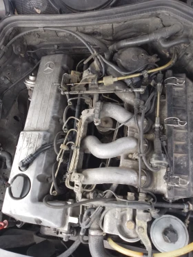 Mercedes-Benz 124, снимка 6