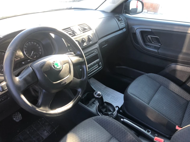 Skoda Fabia 1.6 TDI, снимка 6 - Автомобили и джипове - 48852959