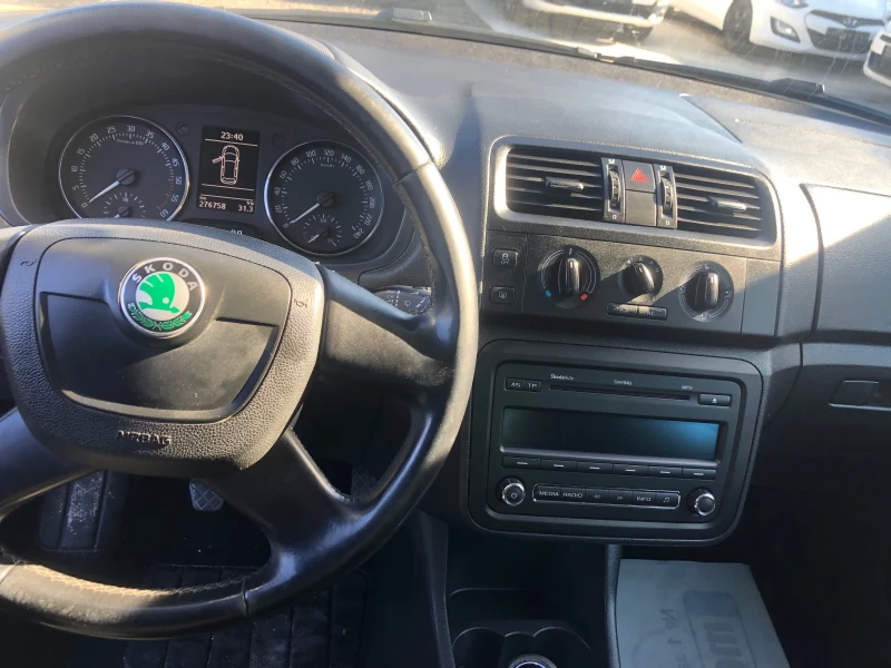 Skoda Fabia 1.6 TDI, снимка 8 - Автомобили и джипове - 48852959