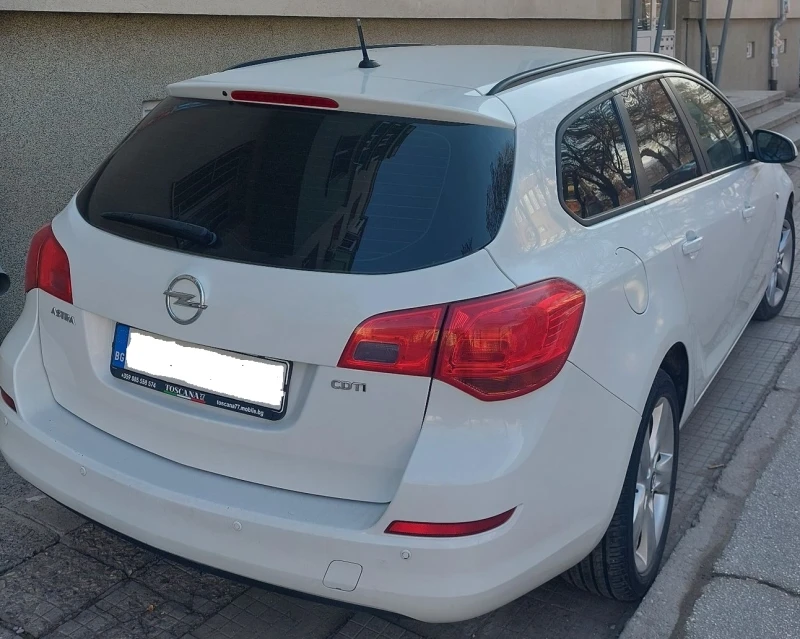 Opel Astra 1.7 цдти, снимка 1 - Автомобили и джипове - 49240015