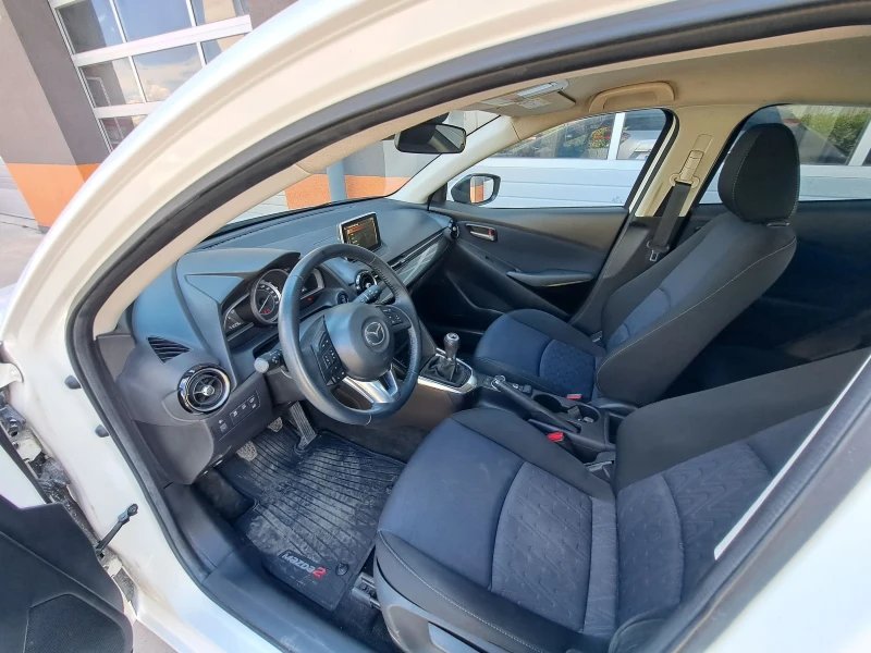Mazda 2, снимка 8 - Автомобили и джипове - 51470628