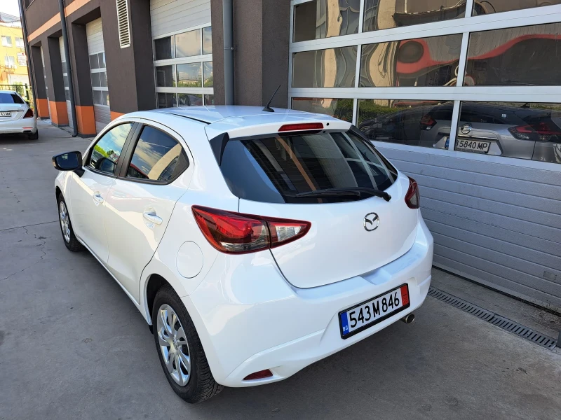 Mazda 2, снимка 14 - Автомобили и джипове - 51470628