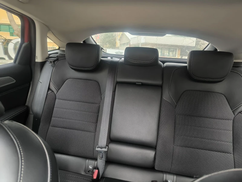 Renault Arkana 1.3 Mild Hybrid , снимка 17 - Автомобили и джипове - 52681474