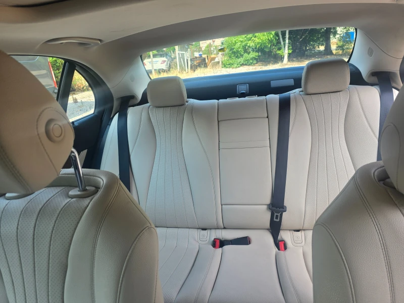 Mercedes-Benz E 300 4 Matic Full, снимка 7 - Автомобили и джипове - 53363924