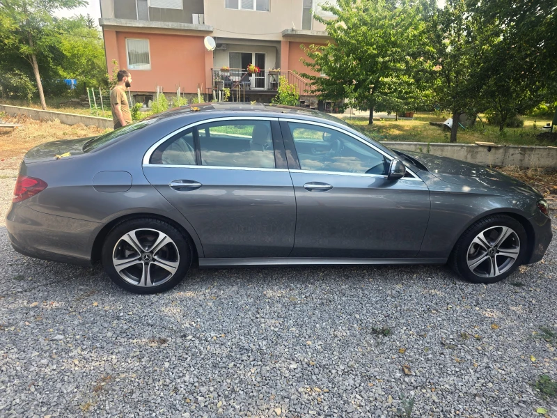 Mercedes-Benz E 300 4 Matic Full, снимка 12 - Автомобили и джипове - 53363924