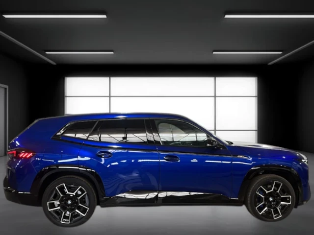 BMW XM 4.4 V8* PLUG-IN HYBRID* CARBON* B&W* HUD* ГАРАНЦИЯ, снимка 8 - Автомобили и джипове - 52976441