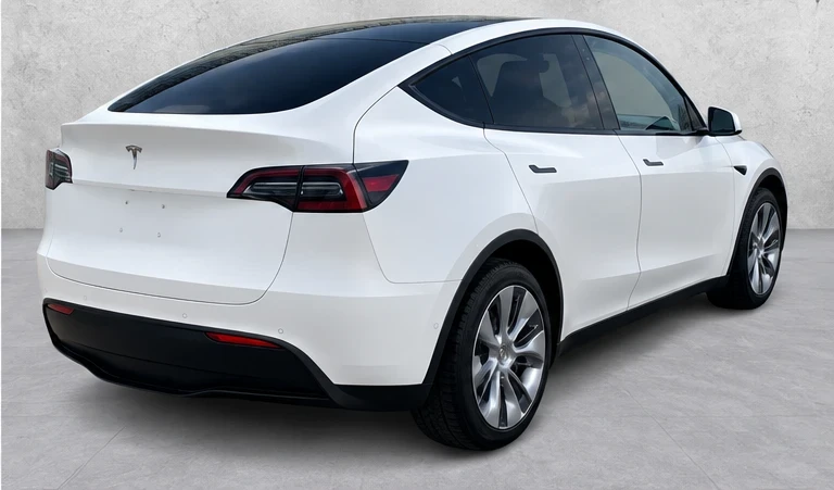 Tesla Model Y Long range duall motor Berlin Giga, снимка 4 - Автомобили и джипове - 56244911