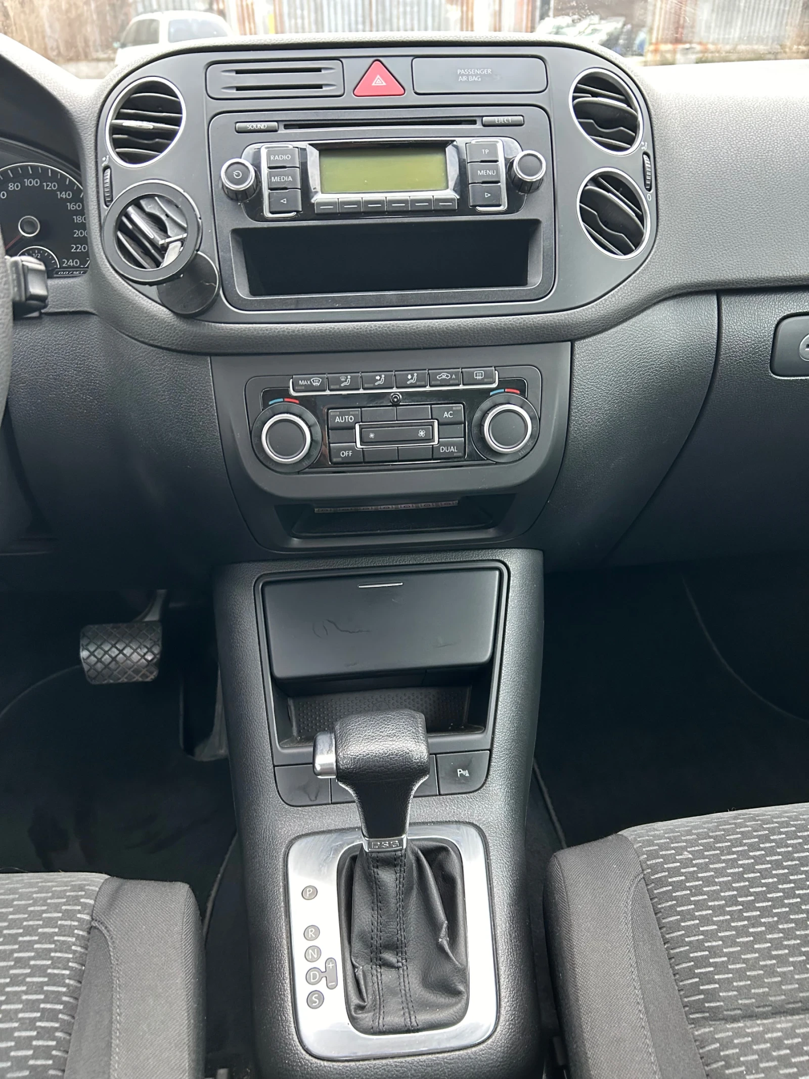 VW Golf Plus 1.6 TDI EURO 5A | Mobile.bg — изображение 12