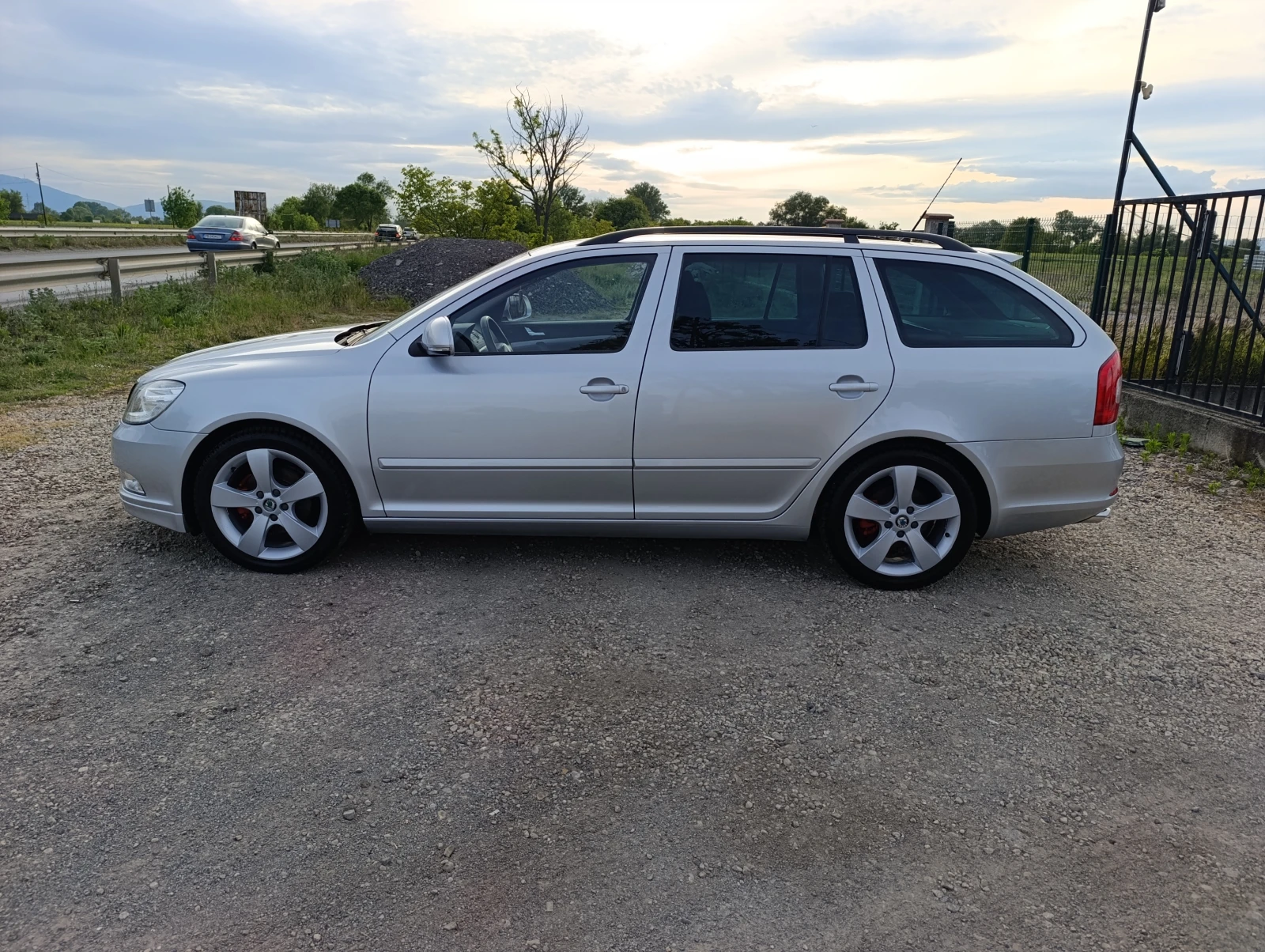 Skoda Octavia 1.4i-122кс.-БЕНЗИН - изображение 4