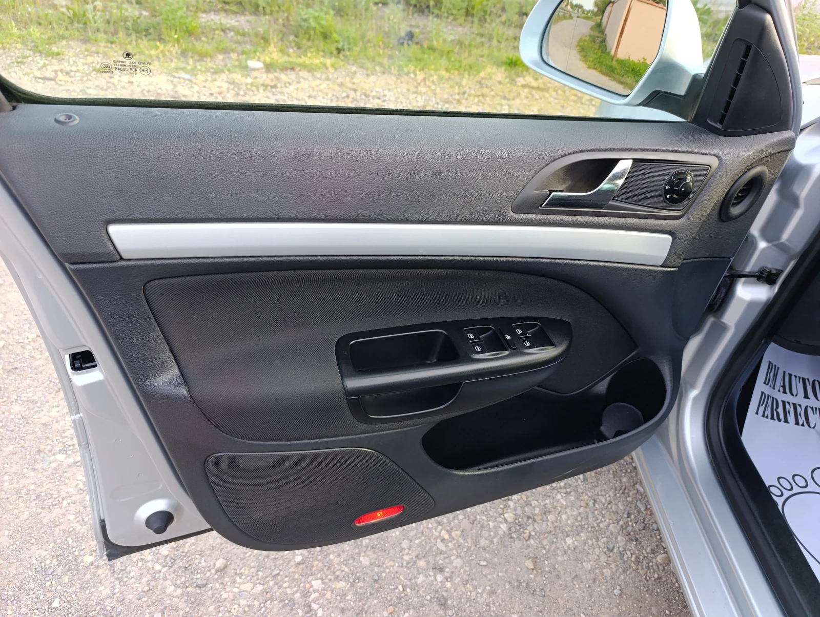 Skoda Octavia 1.4i-122кс.-БЕНЗИН - изображение 8