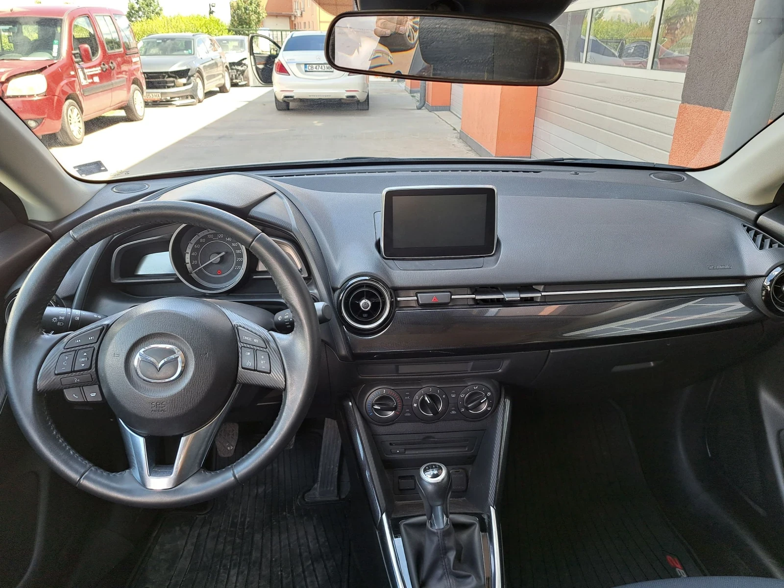 Mazda 2  - изображение 9