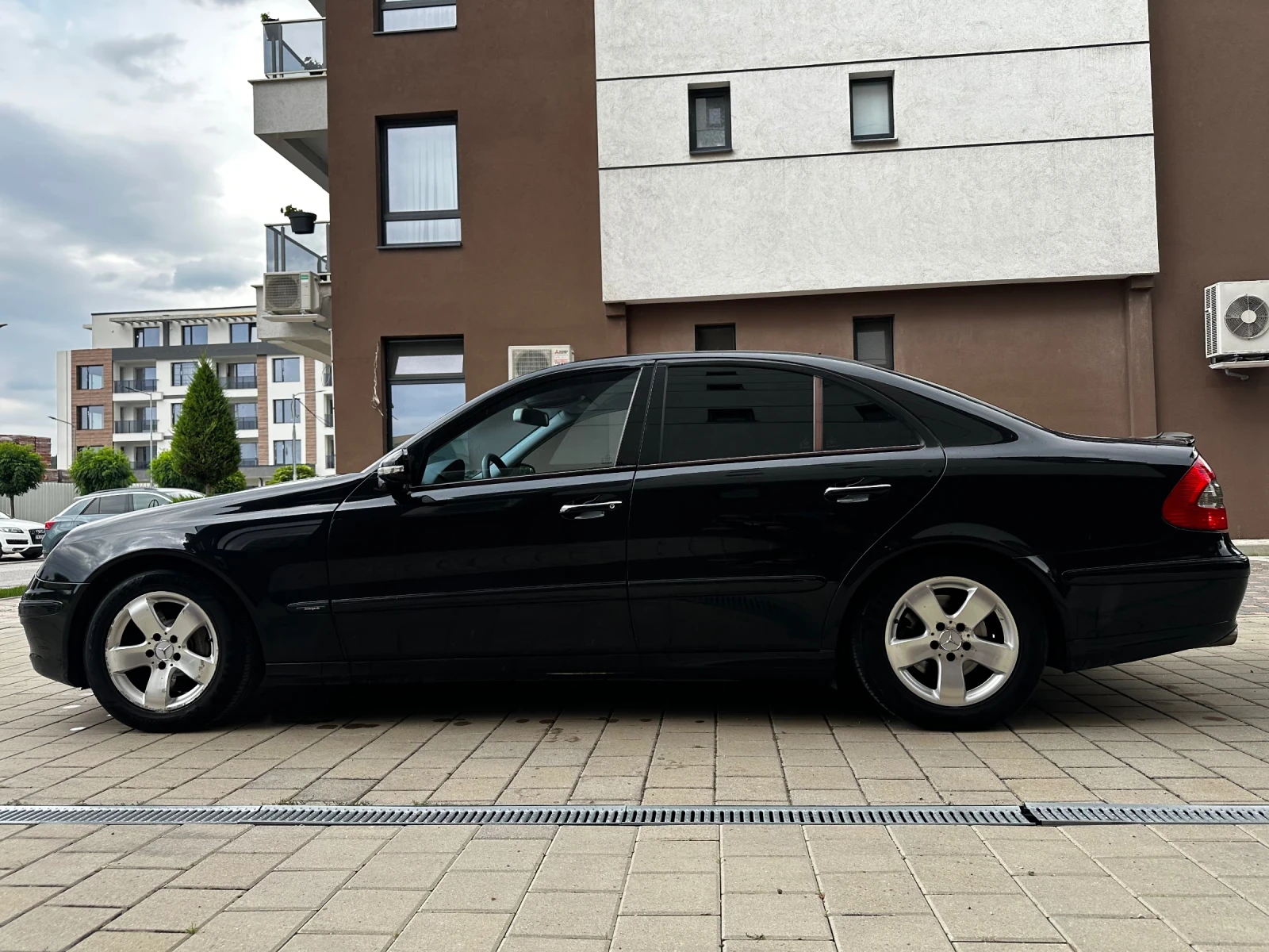 Mercedes-Benz E 320 AVANTGARDE EVO - изображение 3