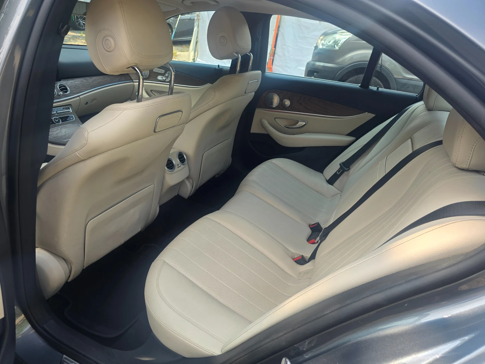 Mercedes-Benz E 300 4 Matic Full - изображение 9