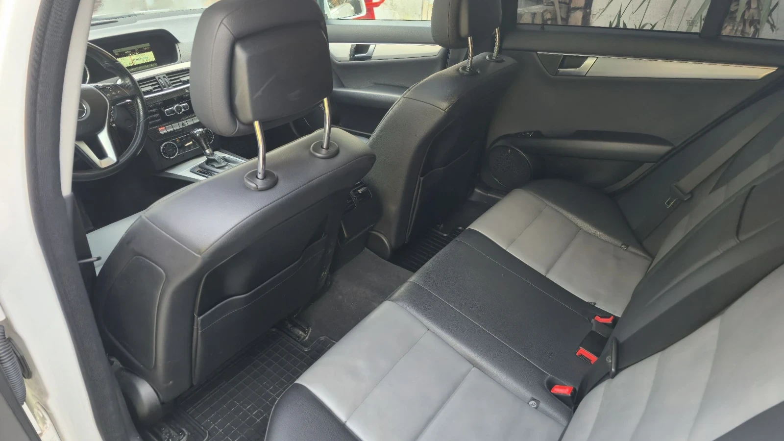 Mercedes-Benz C 220 ТОП !!, снимка 7 - Автомобили и джипове - 53782397