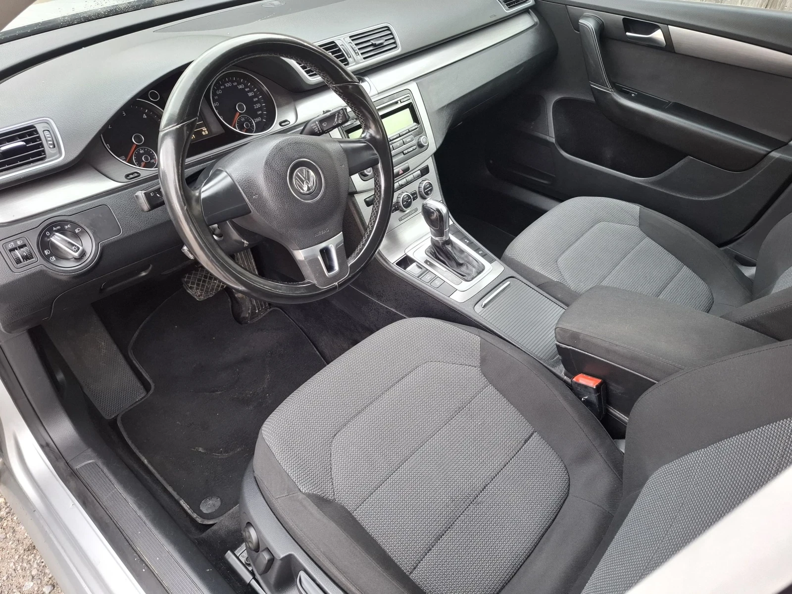 VW Passat, снимка 10 - Автомобили и джипове - 54169803