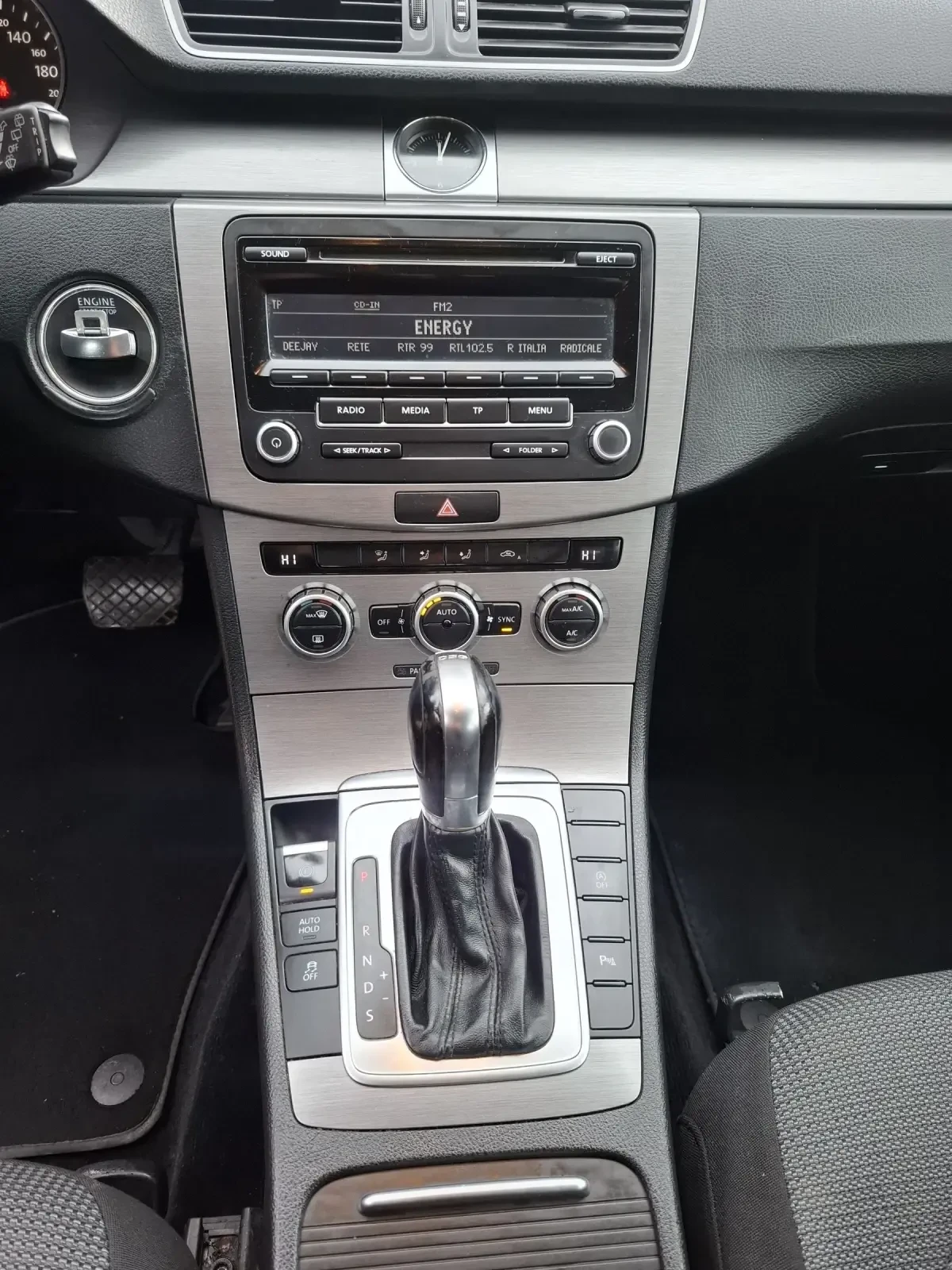 VW Passat, снимка 14 - Автомобили и джипове - 54169803