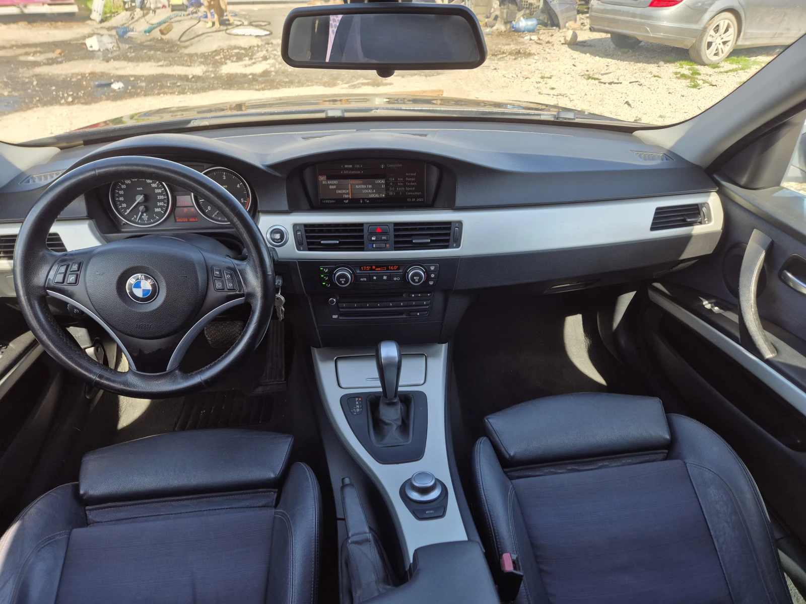 BMW 330, снимка 12 - Автомобили и джипове - 54175669