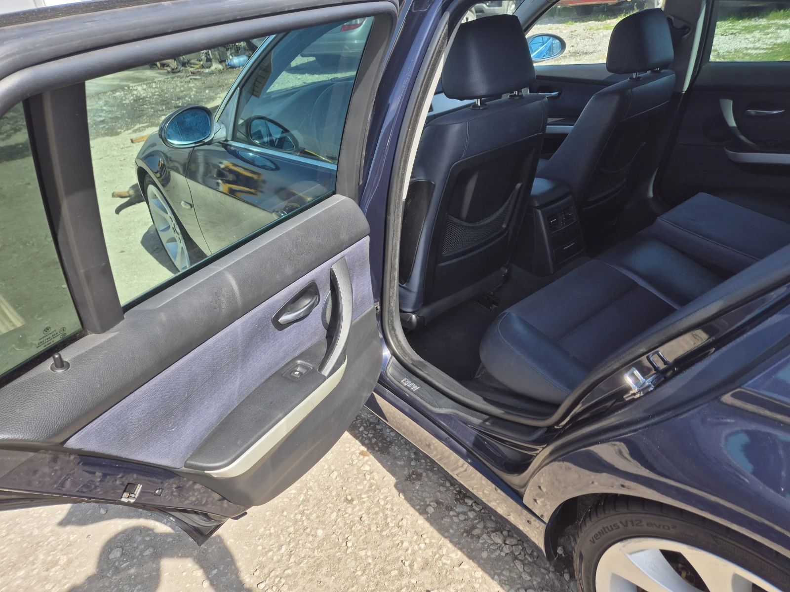 BMW 330, снимка 14 - Автомобили и джипове - 54175669